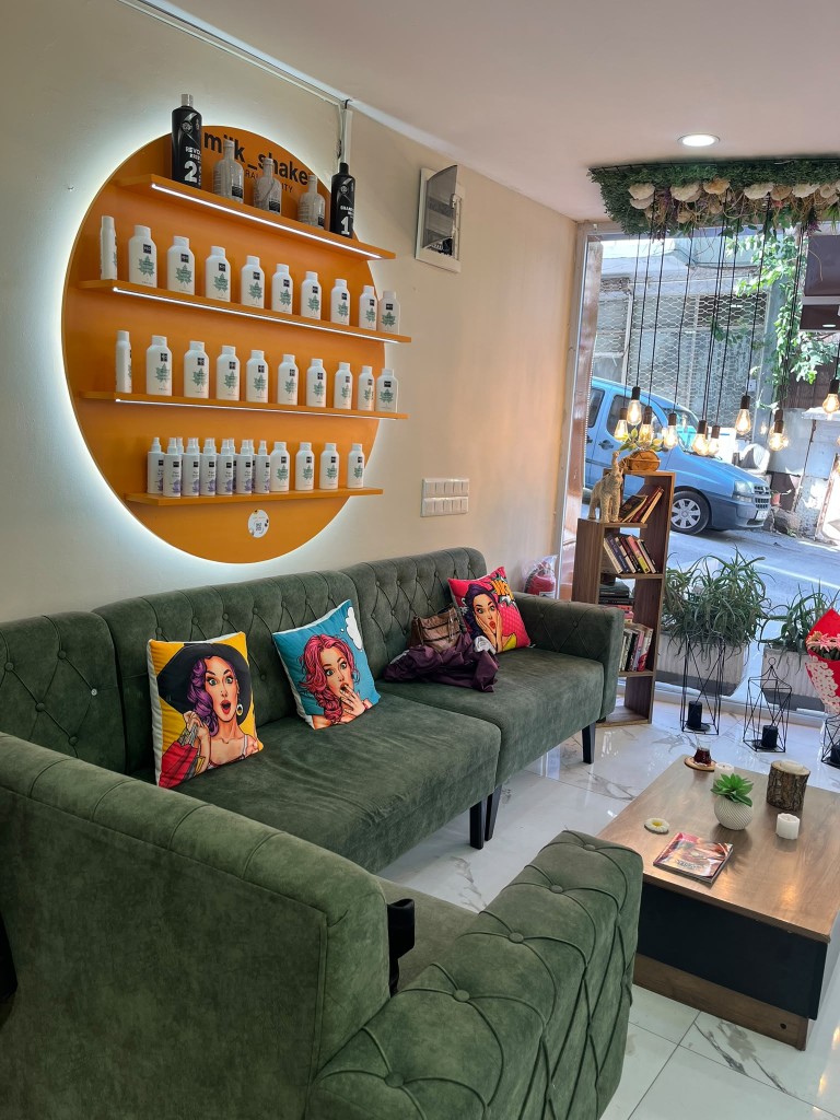Salon bekleme alanı